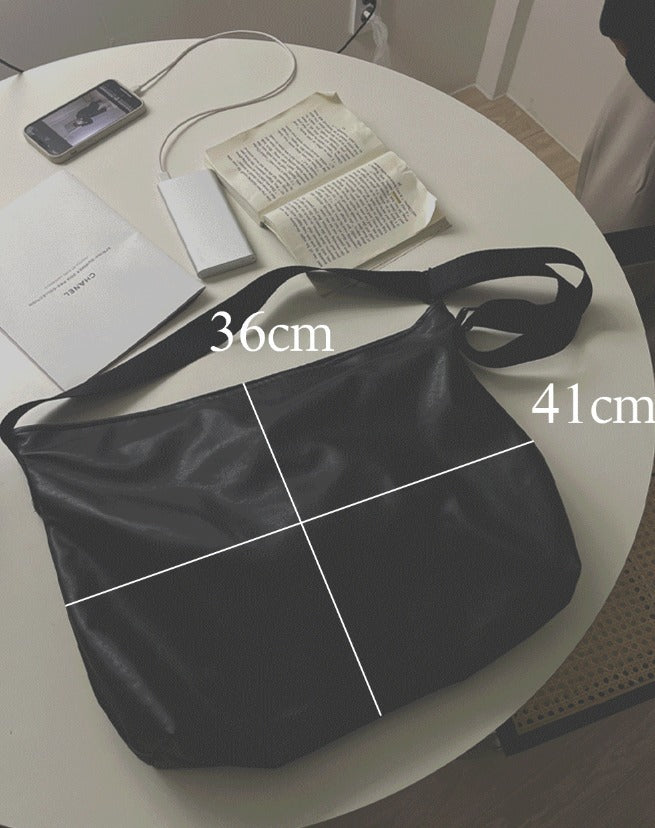 Venta Leather Crossbody Bag