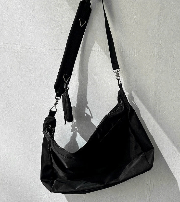 Keyring Silver & Black Crossbag