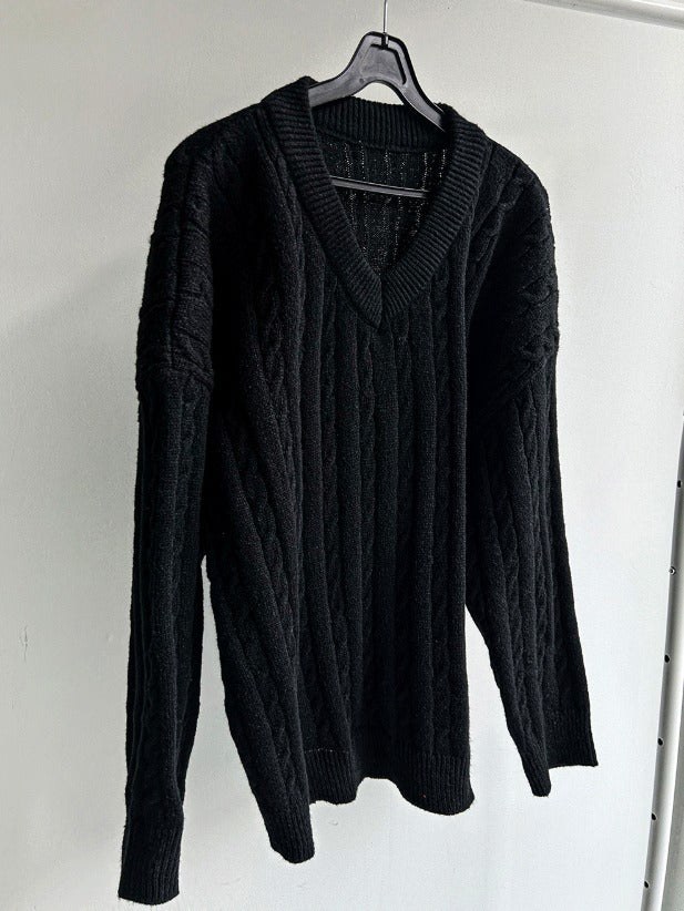 cliff twist V-neck knit