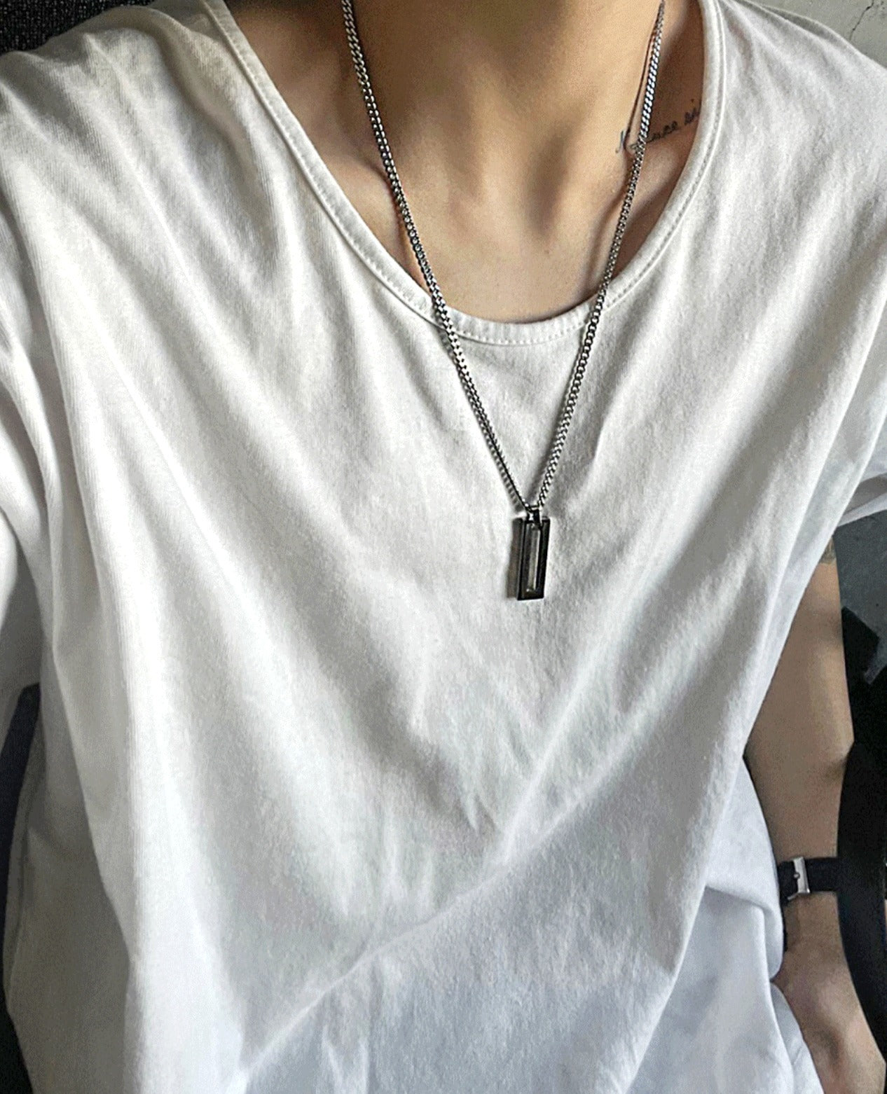 Minimal square chain necklace