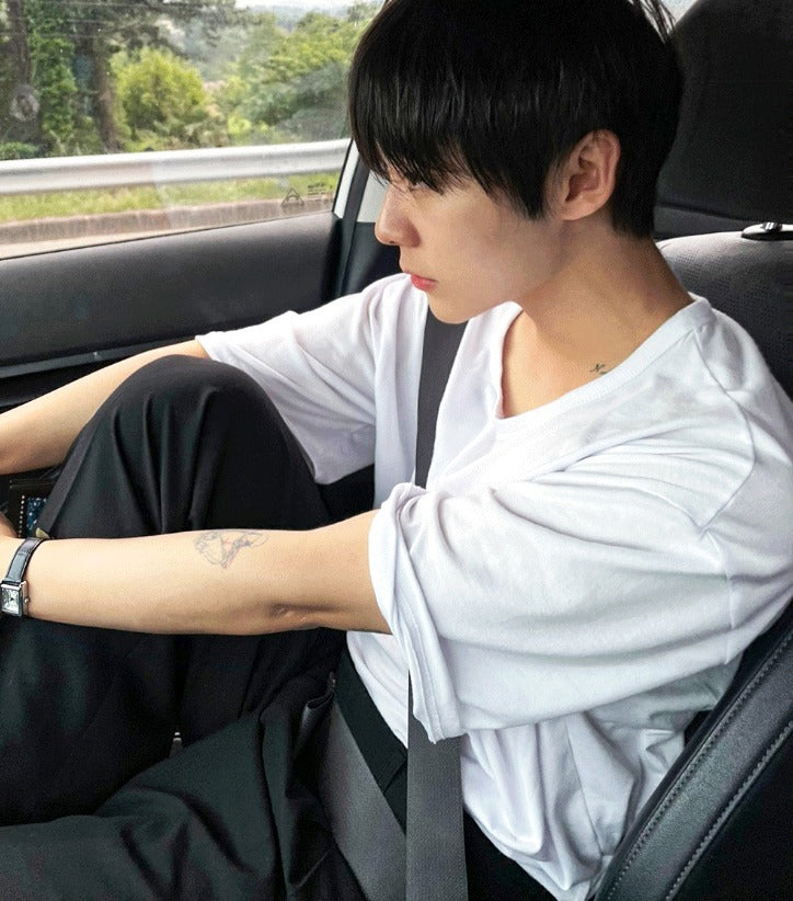 Minimalist U-neck Tee