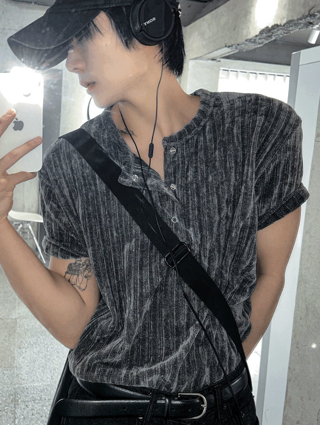 Beloa Golgi Henley Neck Short Sleeve