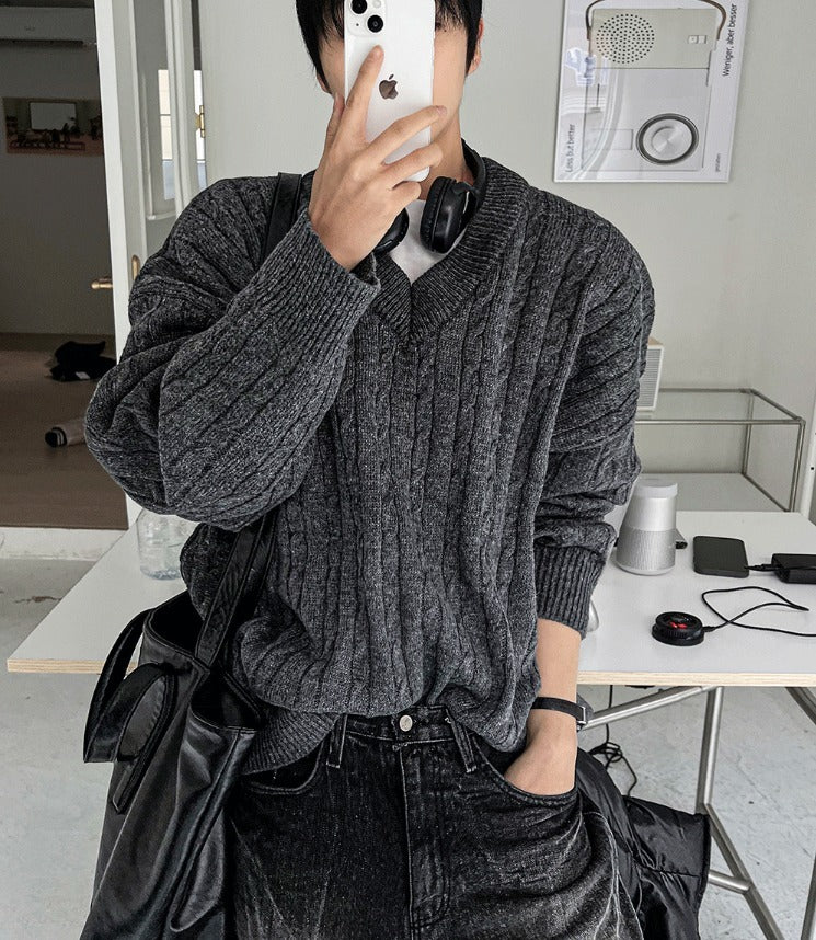 cliff twist V-neck knit