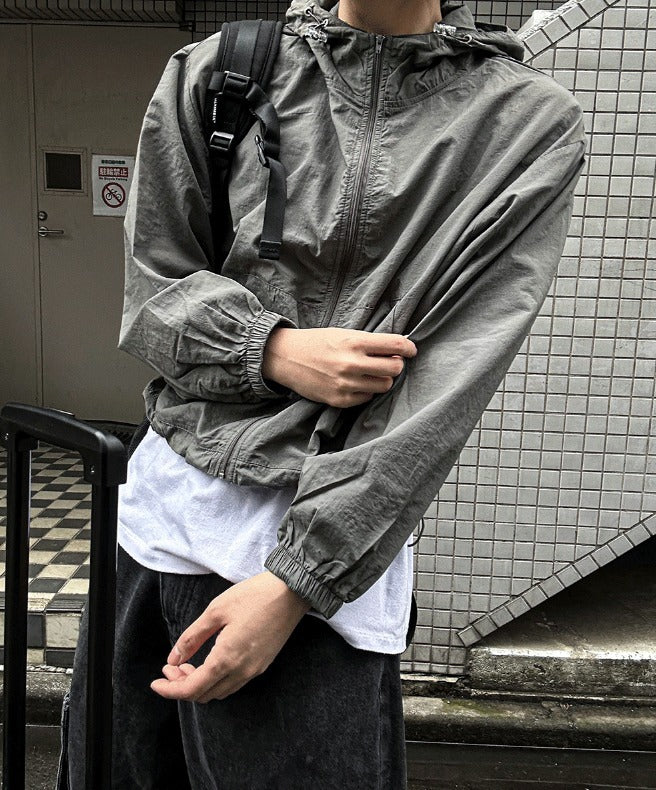 Arc-In-Crop windbreaker