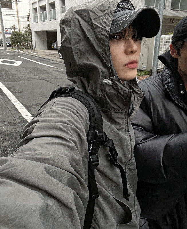 Arc-In-Crop windbreaker