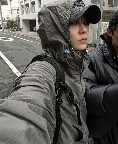Arc-In-Crop windbreaker