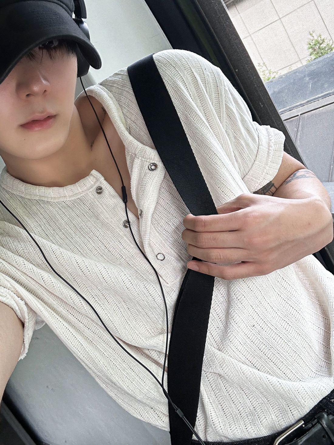Beloa Golgi Henley Neck Short Sleeve