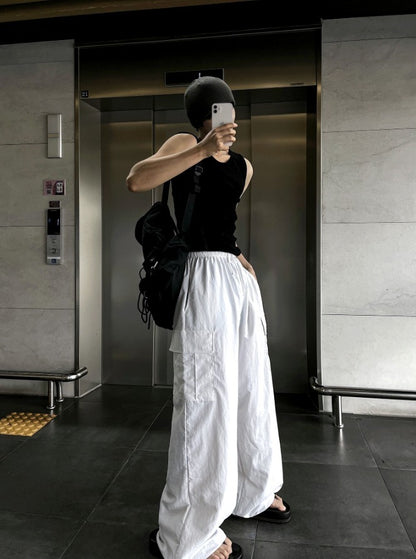 Muscle fit side stitch sleeveless shirt