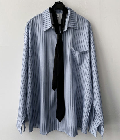 loose-fit striped shirt