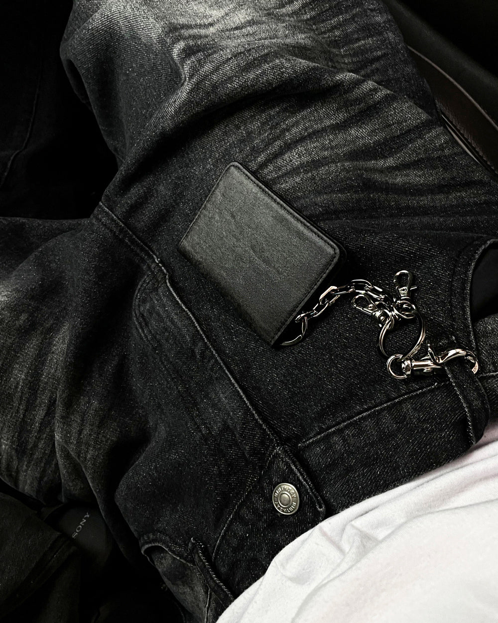 Vintage Wallet Keyring