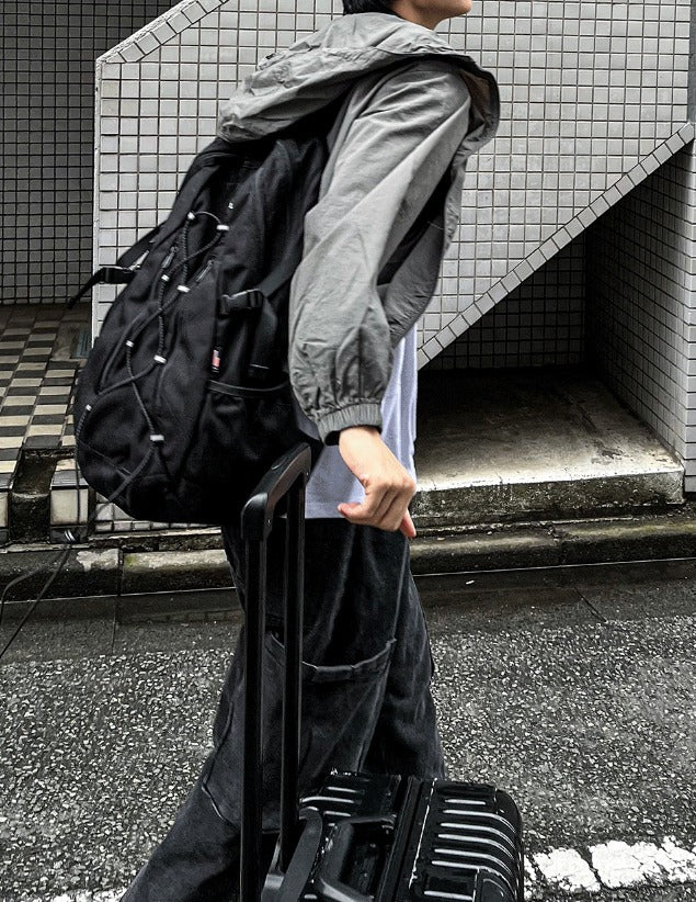 Arc-In-Crop windbreaker