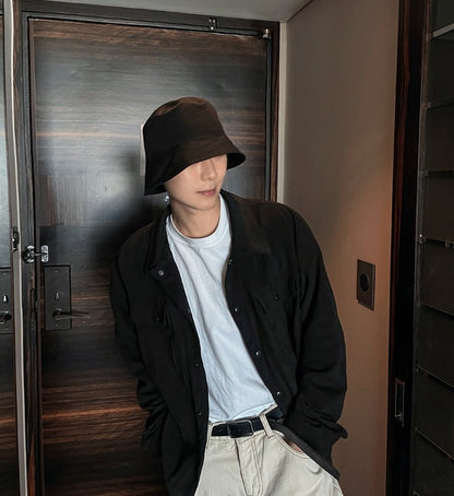 Minimal short brim bucket hat
