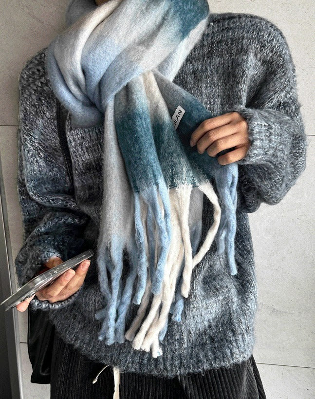 Two-tone brush round knitwear