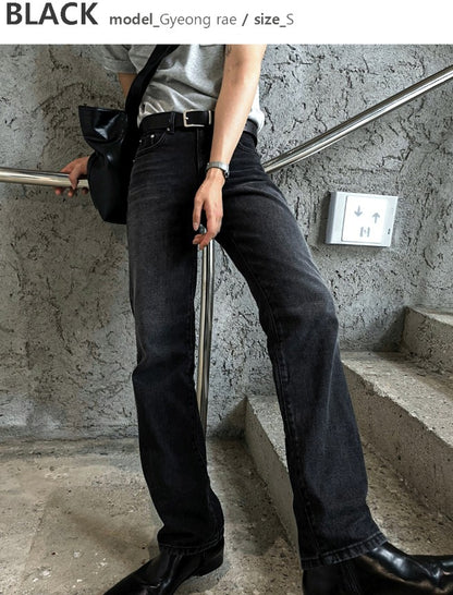 Straight Matte Black Denim