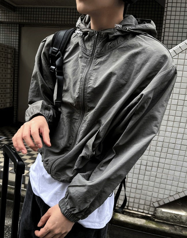 Arc-In-Crop windbreaker