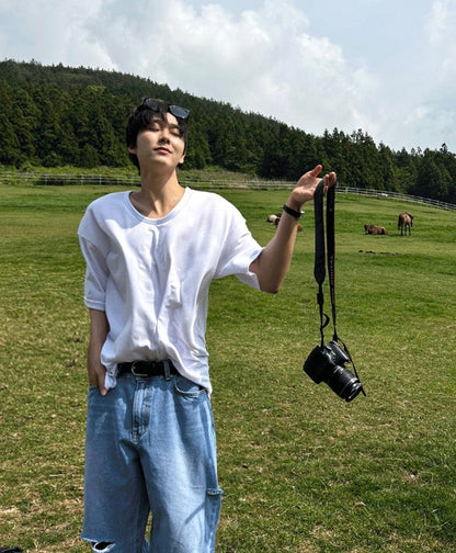 Minimalist U-neck Tee