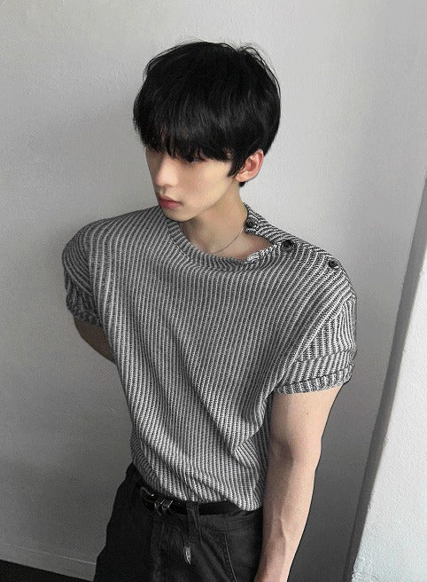 Muscle Fit  Henley Neck Short Sleeve Knit