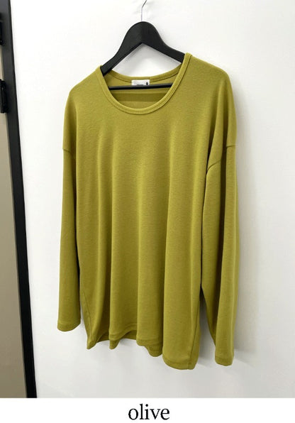 loose peach U-neck Tee