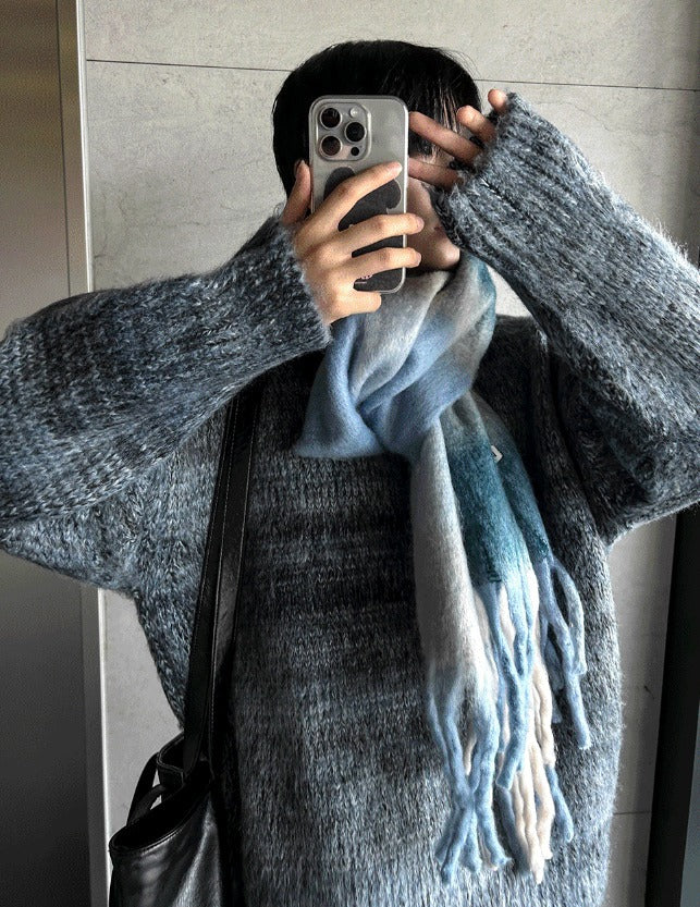 Two-tone brush round knitwear