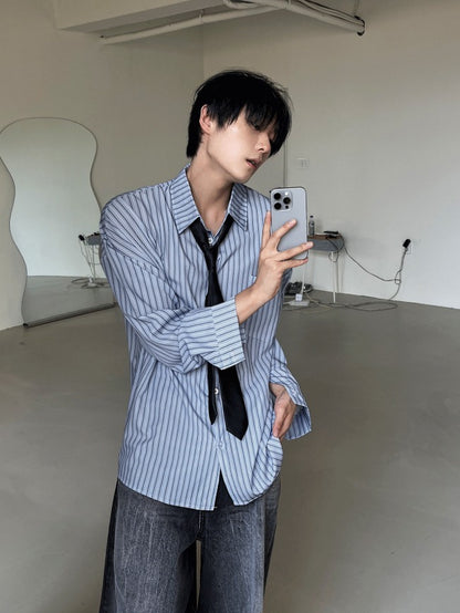 loose-fit striped shirt