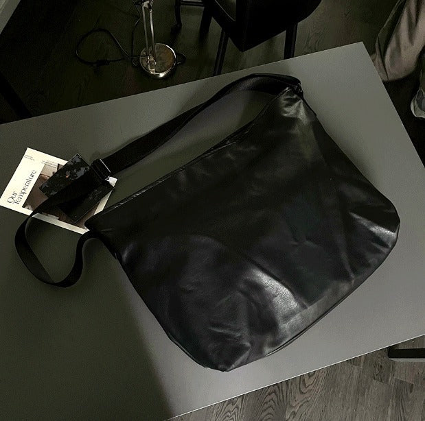 Venta Leather Crossbody Bag