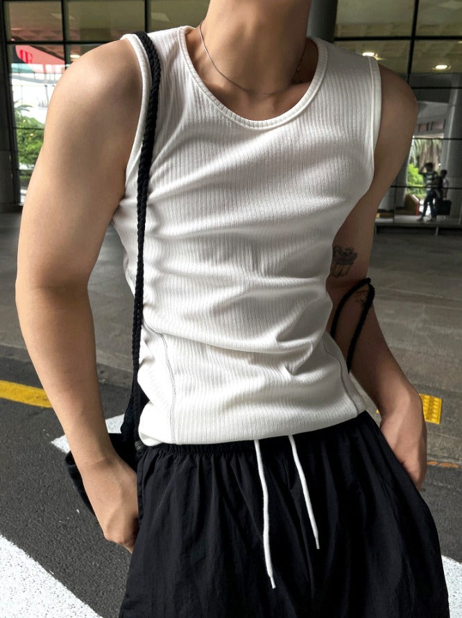 Muscle fit side stitch sleeveless shirt