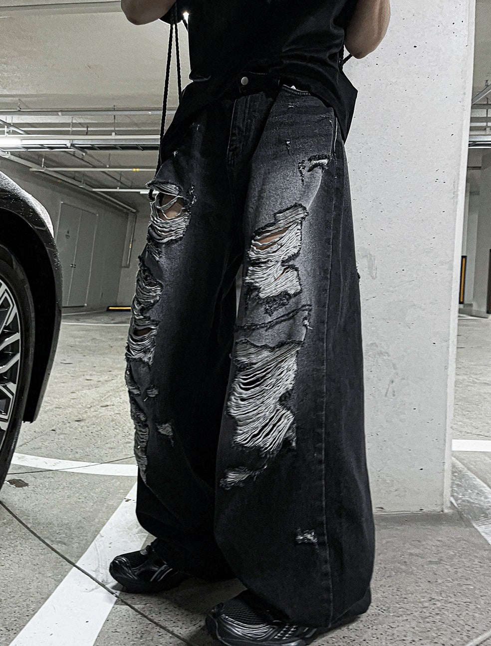 denim destroyed pants