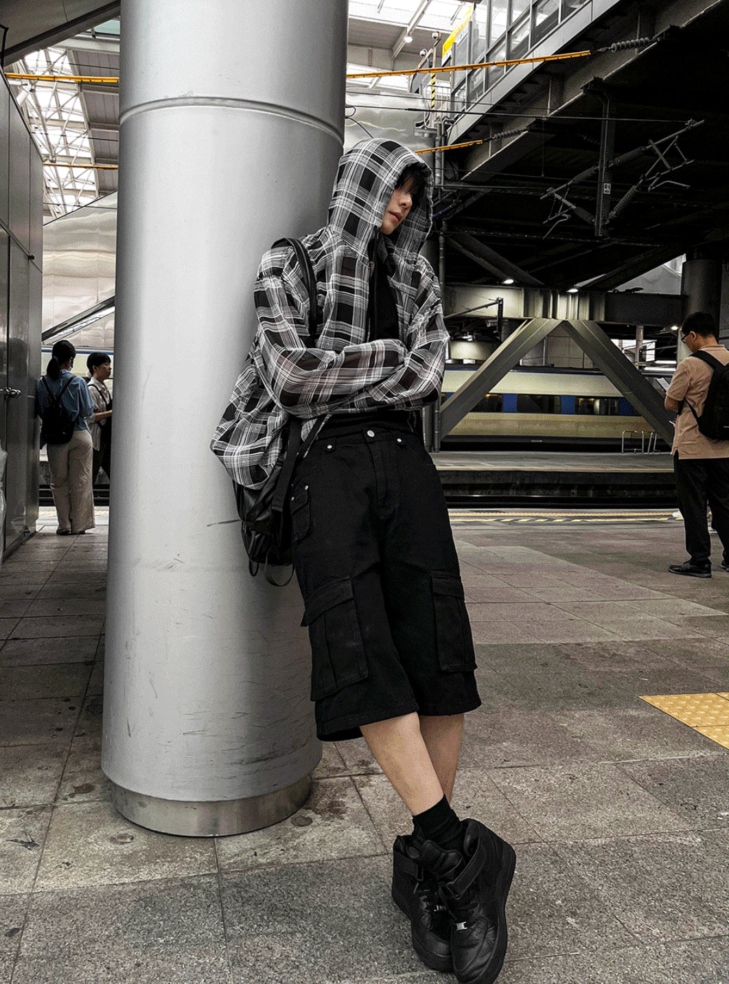 Multi Pocket Cargo Bermuda Shorts