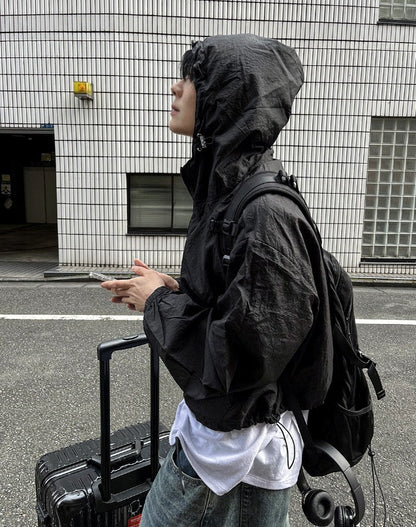 Arc-In-Crop windbreaker