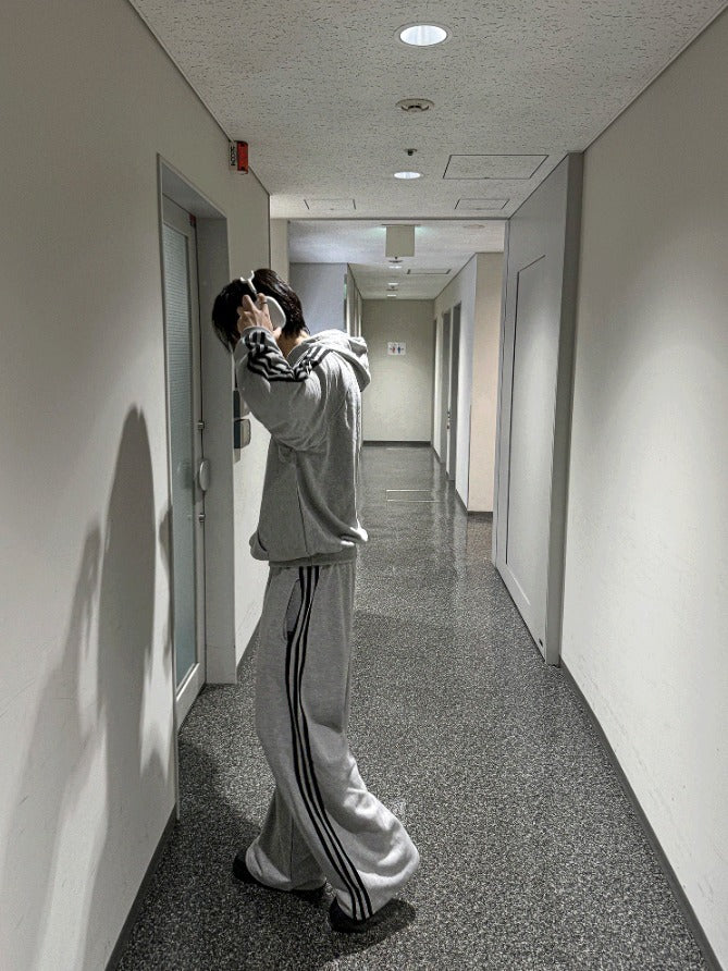 Outside track wide pants