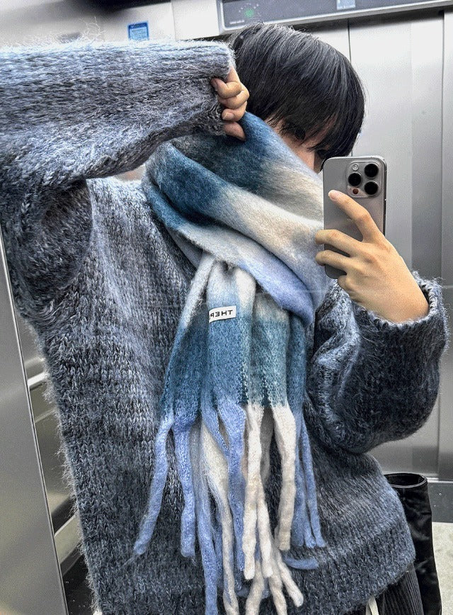 Two-tone brush round knitwear