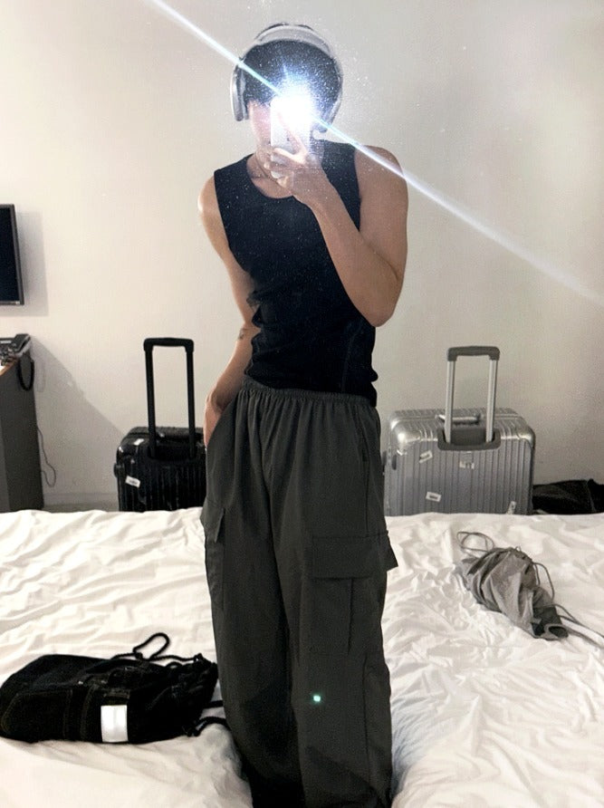 Muscle fit side stitch sleeveless shirt