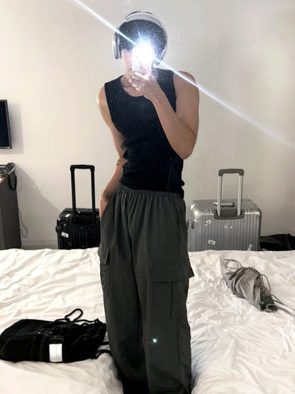 Muscle fit side stitch sleeveless shirt