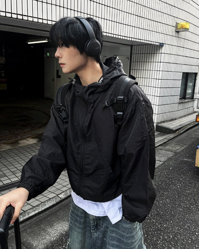 Arc-In-Crop windbreaker