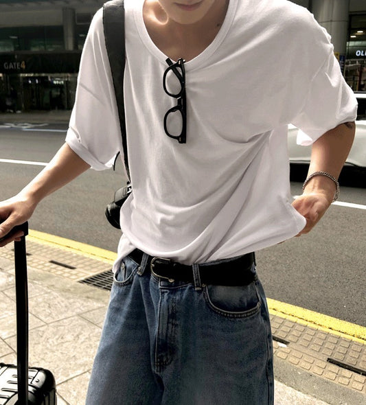 Minimalist U-neck Tee
