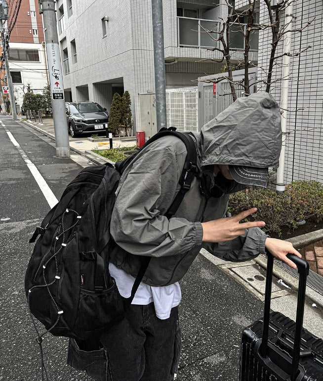 Arc-In-Crop windbreaker