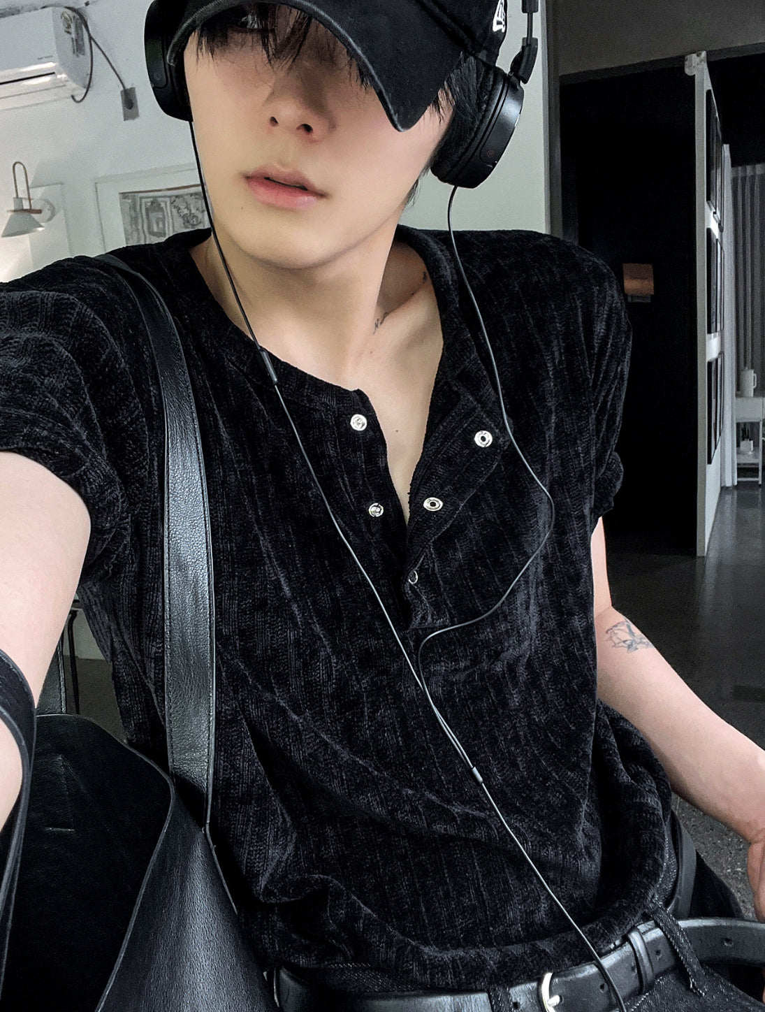 Beloa Golgi Henley Neck Short Sleeve
