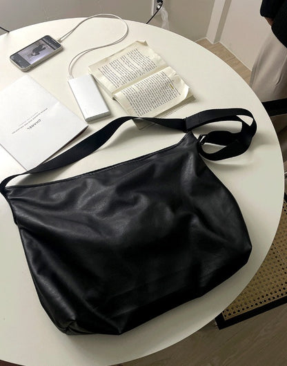 Venta Leather Crossbody Bag