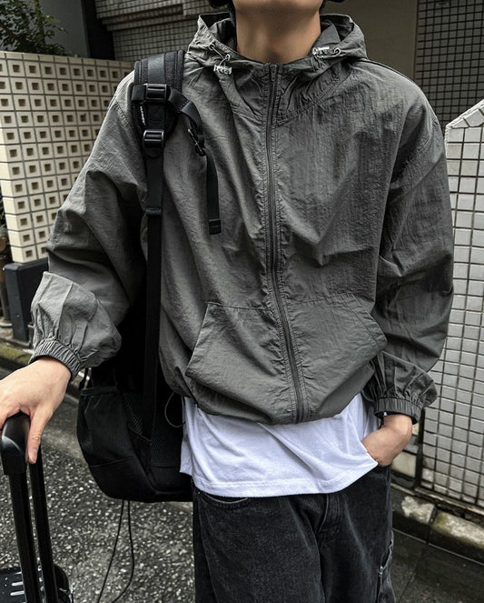 Arc-In-Crop windbreaker