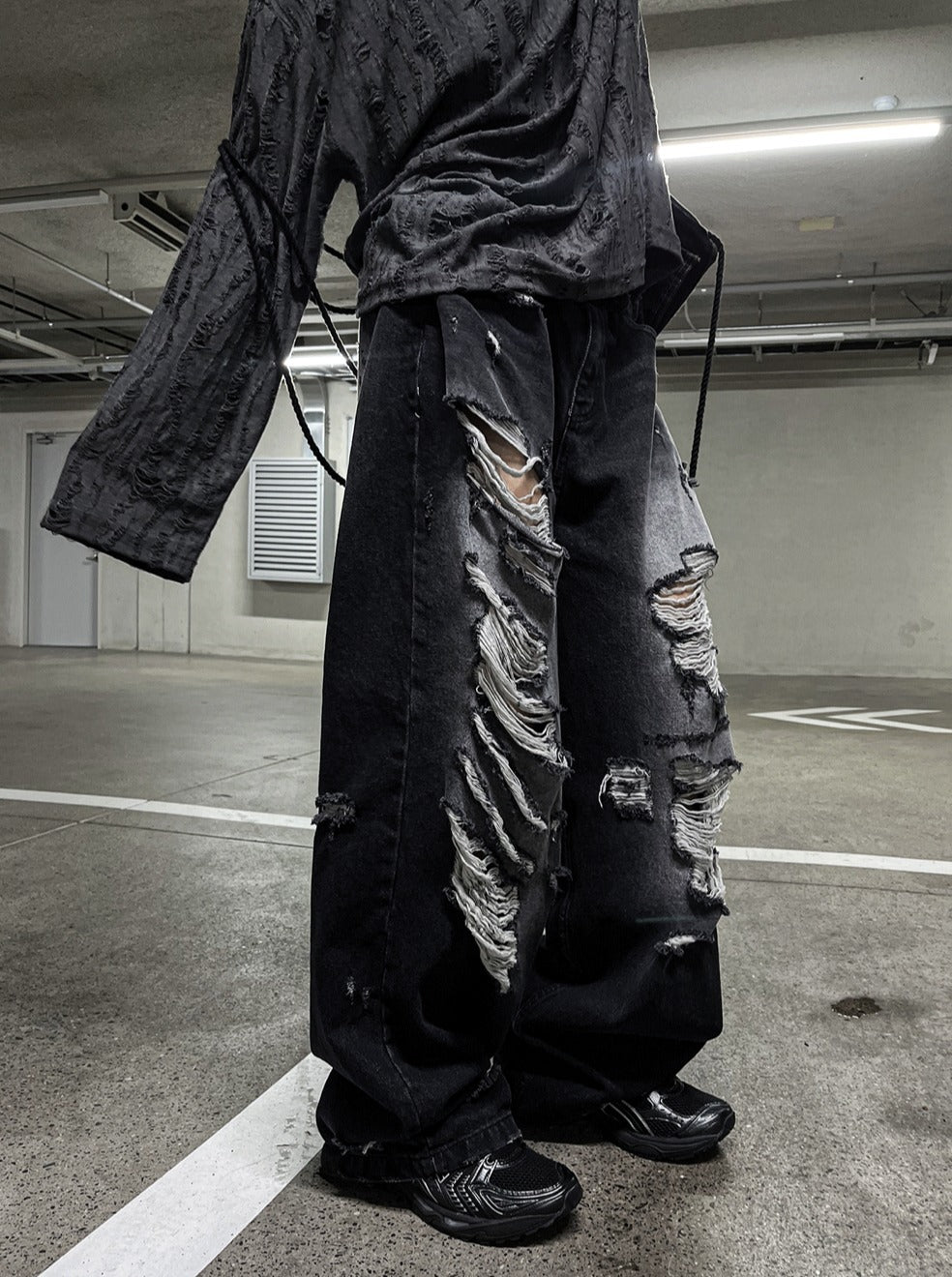 denim destroyed pants