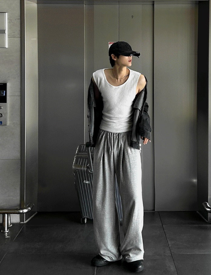 One-Tuck Wide Pants