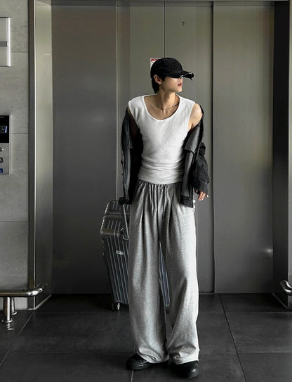 One-Tuck Wide Pants