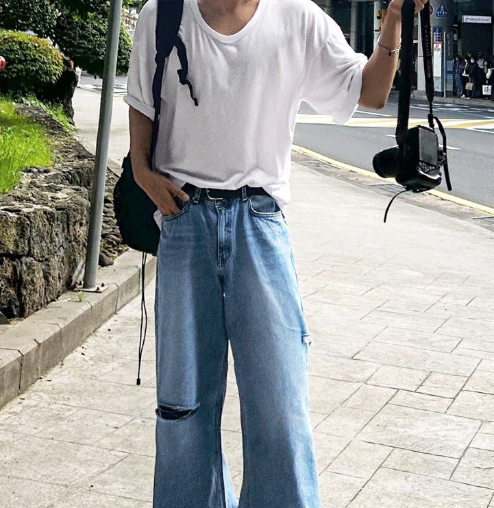 Minimalist U-neck Tee