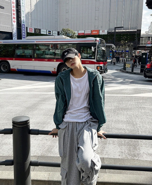 Arc-In-Crop windbreaker