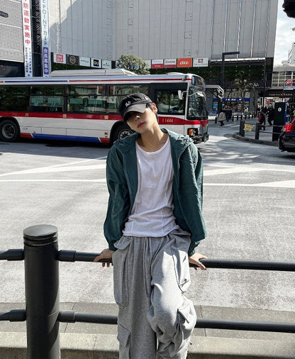 Arc-In-Crop windbreaker