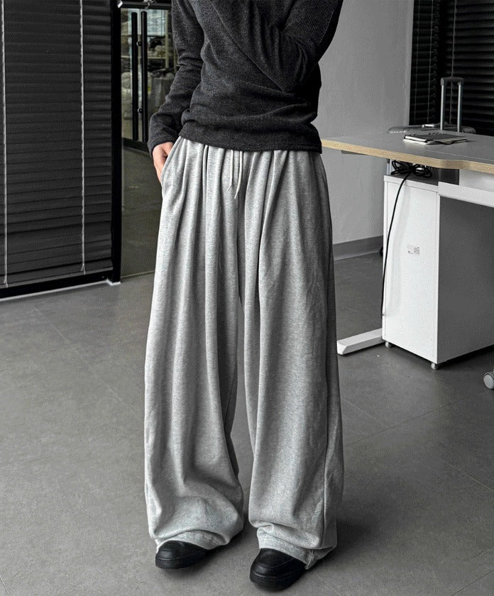 Super Wide 4 Tuck Training Pants